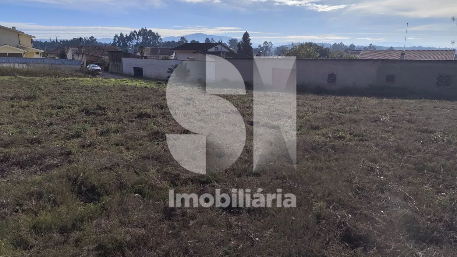 Terreno Urbanizável 1654 m2 60 m de frente voltado a sul Aguim-Anadia - 3