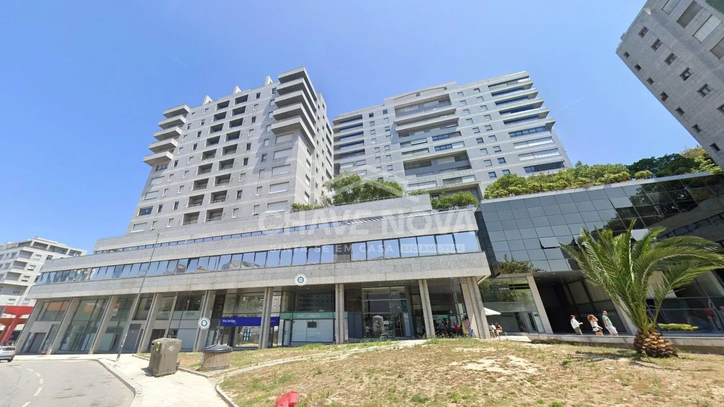 2 Escritórios c/ 74m2 em frente à Estação de Metro Galiza (Porto)