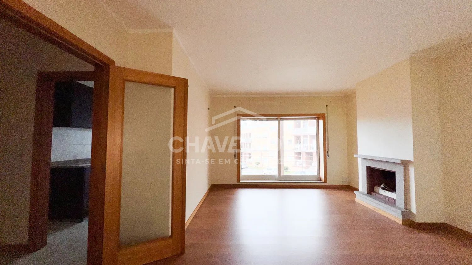 Apartamento T2 c/ Lugar de Garagem em Canelas (Edifício Prestige) - 2