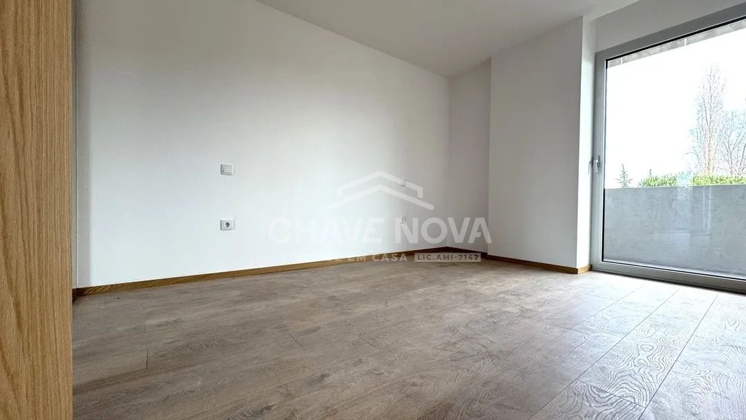Arrendamento T1 c/lugar de garagem no Porto (Bessa) - 2