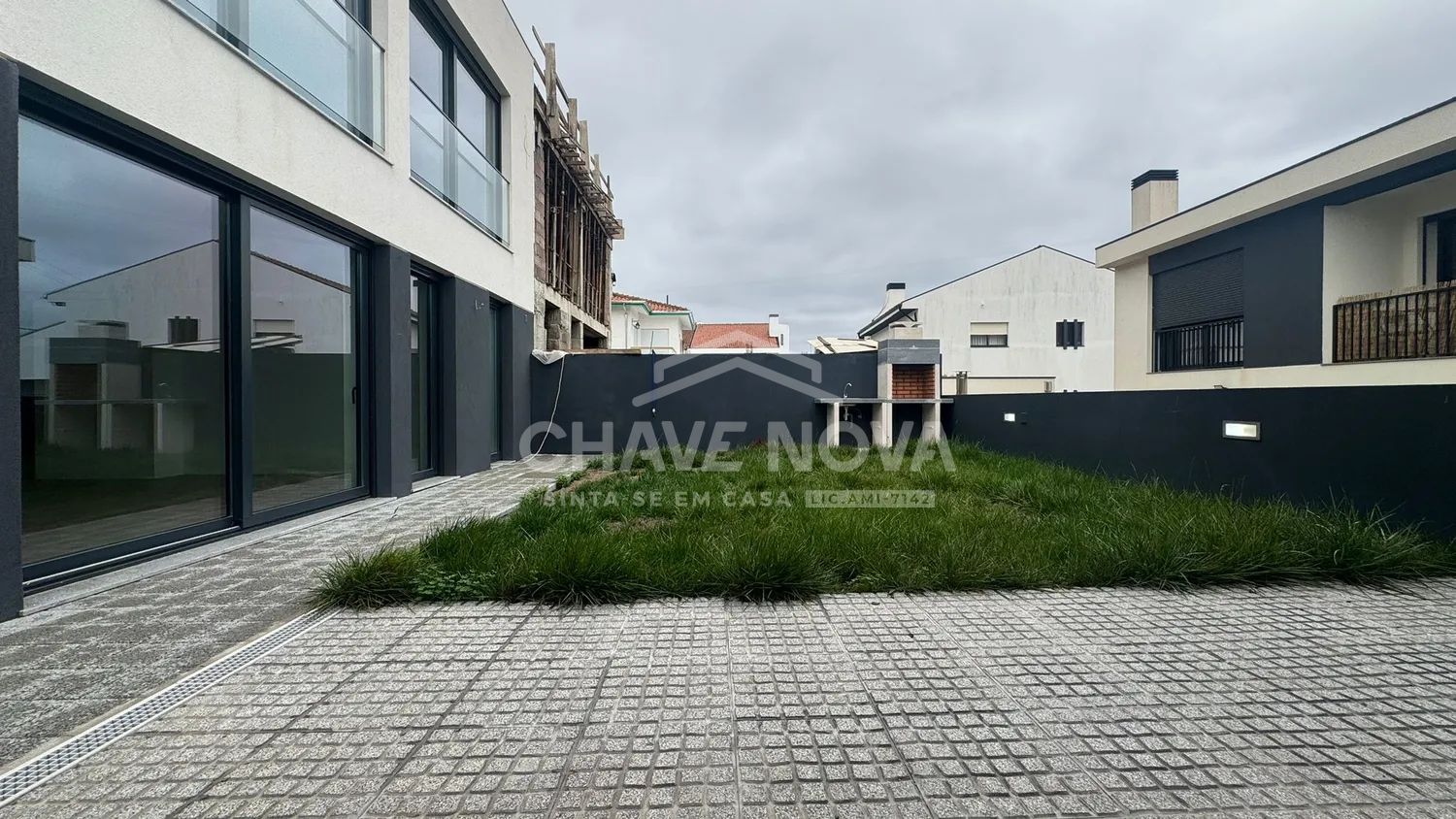Moradia T4 Nova c/piscina em fase final de acabamentos — Serzedo, Vila Nova de Gaia - 3
