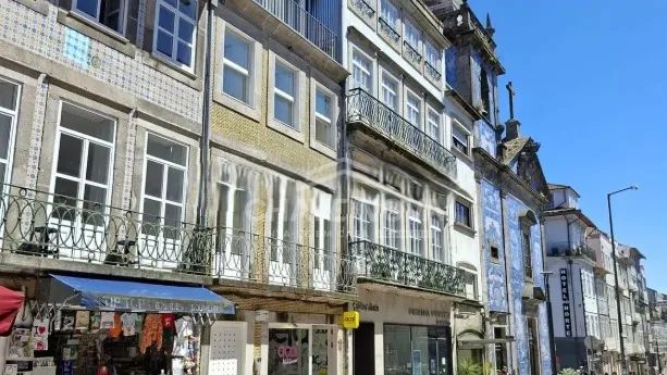 Trespasse de Loja – Rua de Santa Catarina - Localização Premium