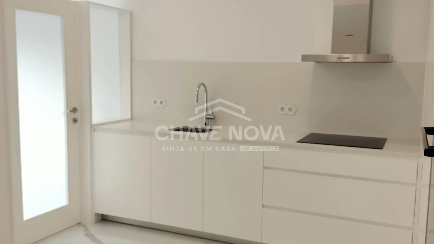 Apartamento T3 de Luxo Totalmente Renovado | Av. da Boavista - Porto - 3