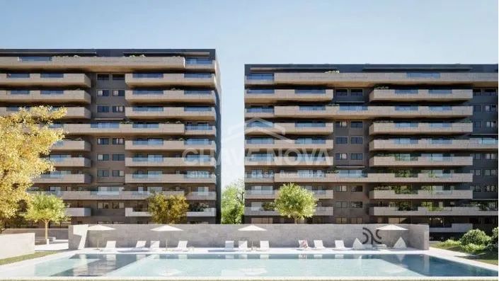 Apartamento T4, novo, em Leça da Palmeira