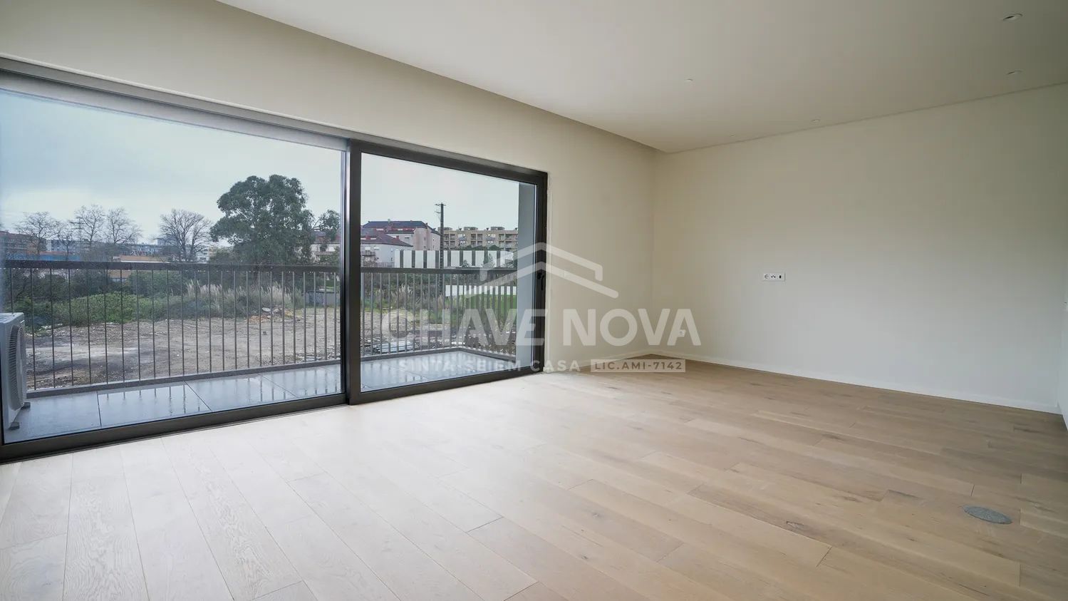 Apartamento T2 Novo, com Varanda e Lugar de Garagem, Canidelo - 3