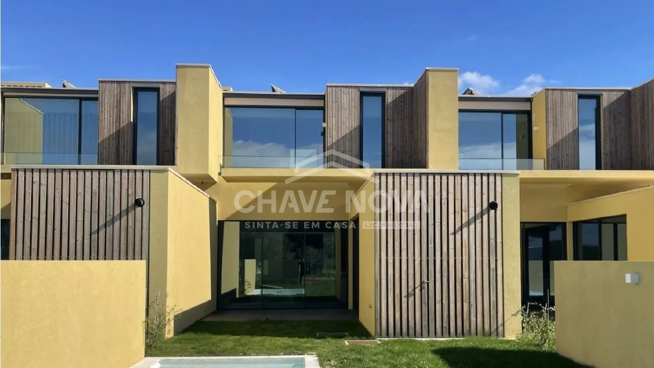 Moradia V3 de luxo em Vilamoura — exclusividade, conforto e valorização garantida.