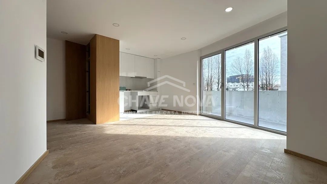 Arrendamento T2 c/lugar de garagem no Porto - 3