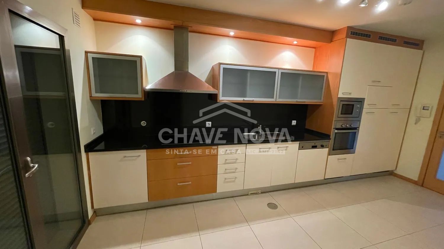 Excelente Moradia  3 quartos com espaço externo