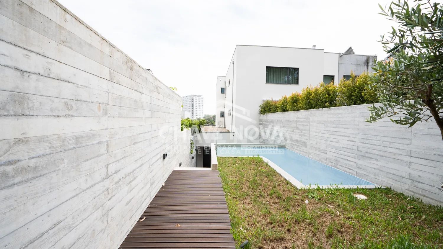 Arrendamento Moradia V4 Duplex, com piscina no Bairro da Vilarinha, Porto - 2