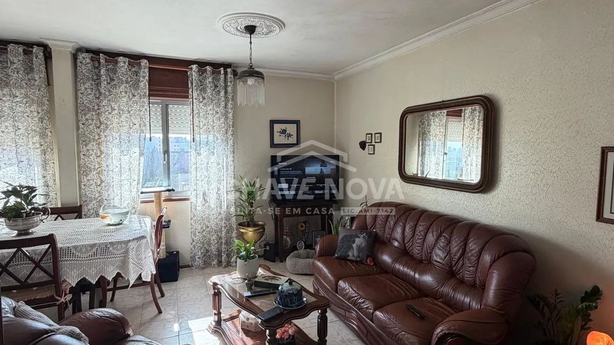 Apartamento T3 no 7º Piso – Conforto e Centralidade em Vila Nova de Gaia - 2