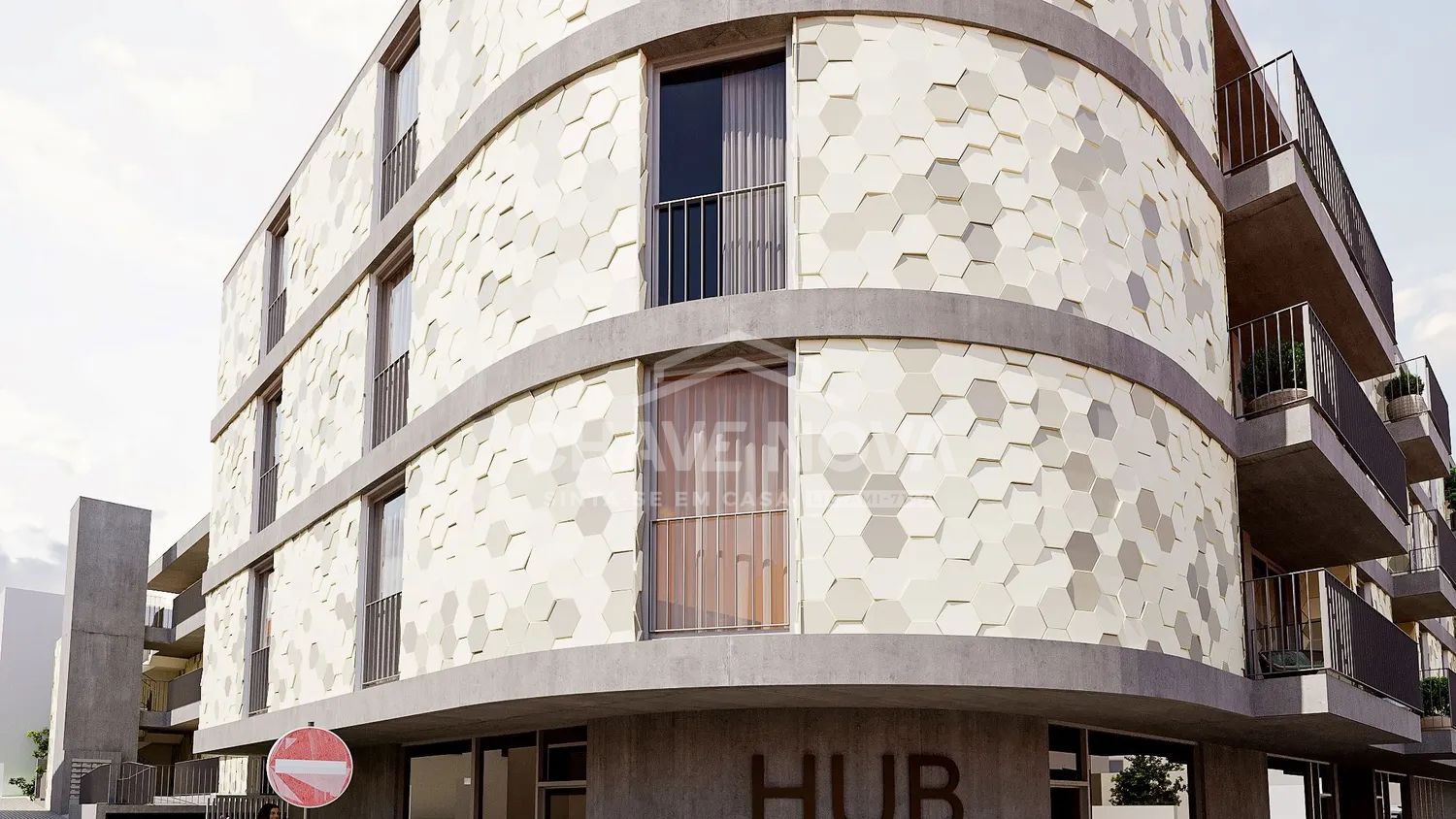 Apartamento T1 com Varanda e Lugar de Estacionamento  - 2