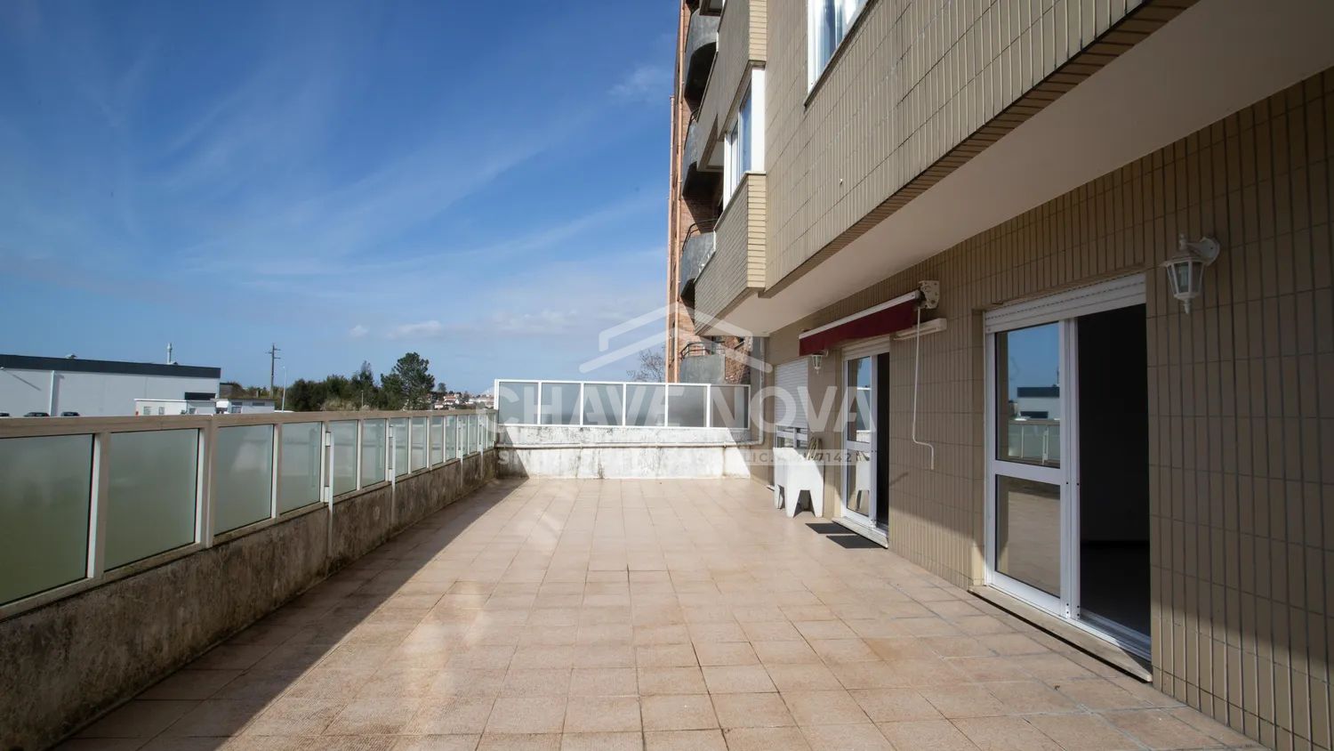 T2 com Terraço de 40m² e 2 Lugares de Garagem - 3