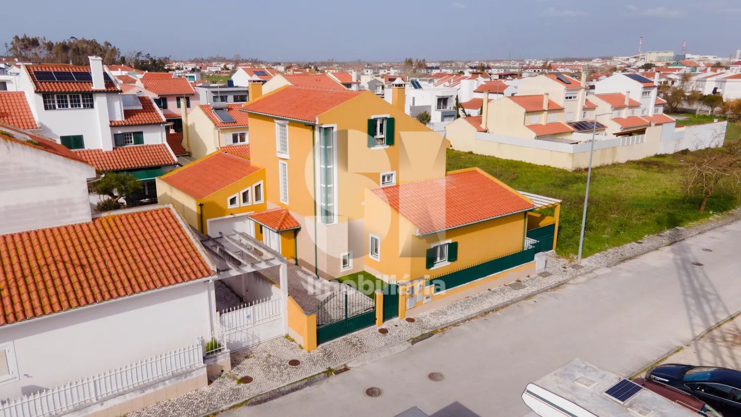 3-BEDROOM HOUSE IN MARINHA GRANDE - 2