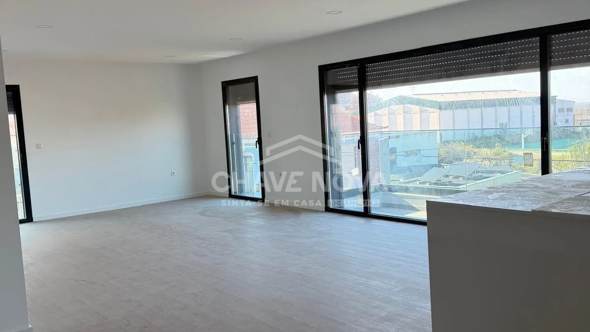 Apartamento T2 Duplex + Terraço - 3