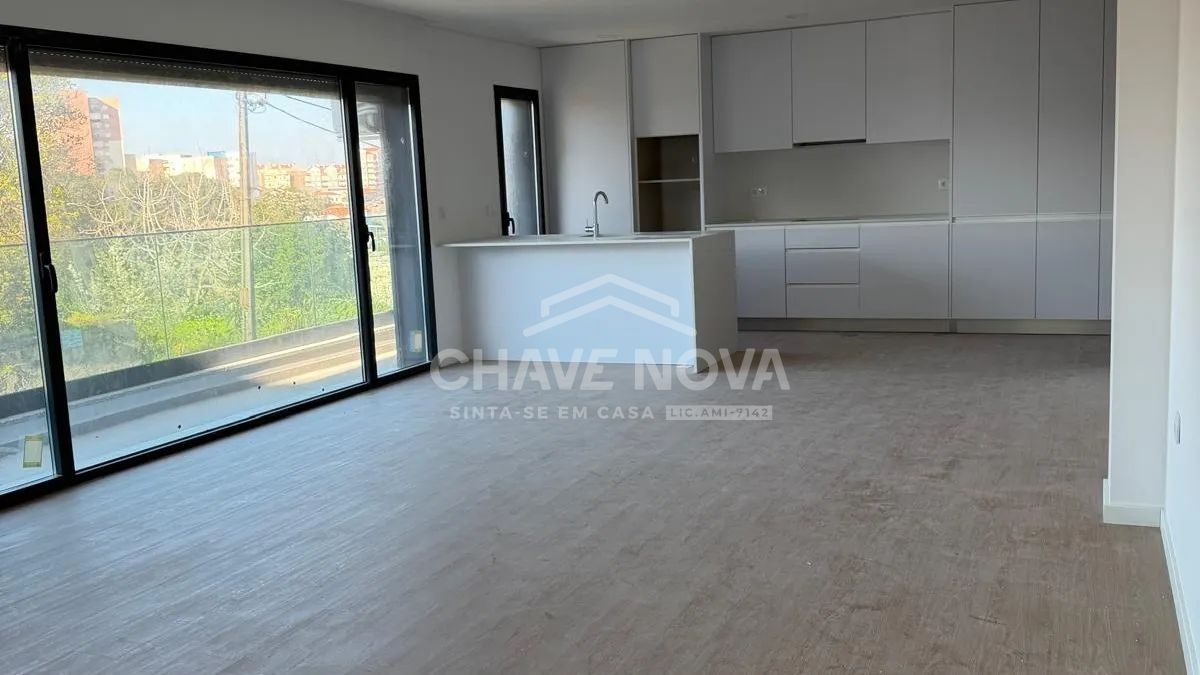 Apartamento T3 Duplex + Terraço - 2