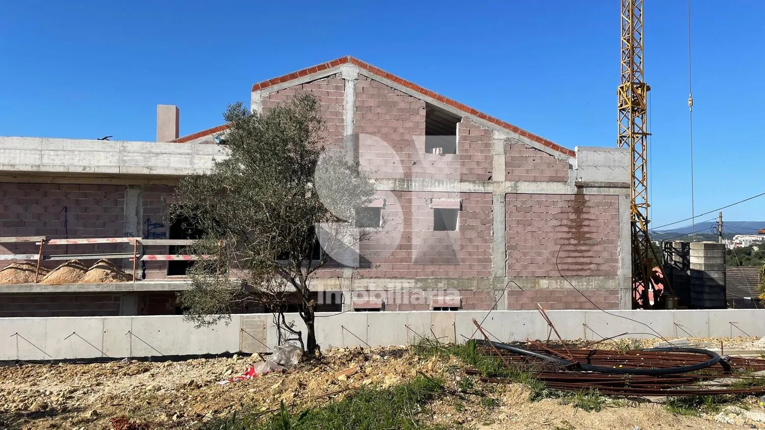 Apartamento T2 com sótão e garagem em construção - 2