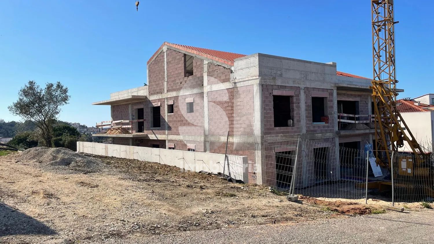 Apartamento T2 com sótão e garagem em construção - 3