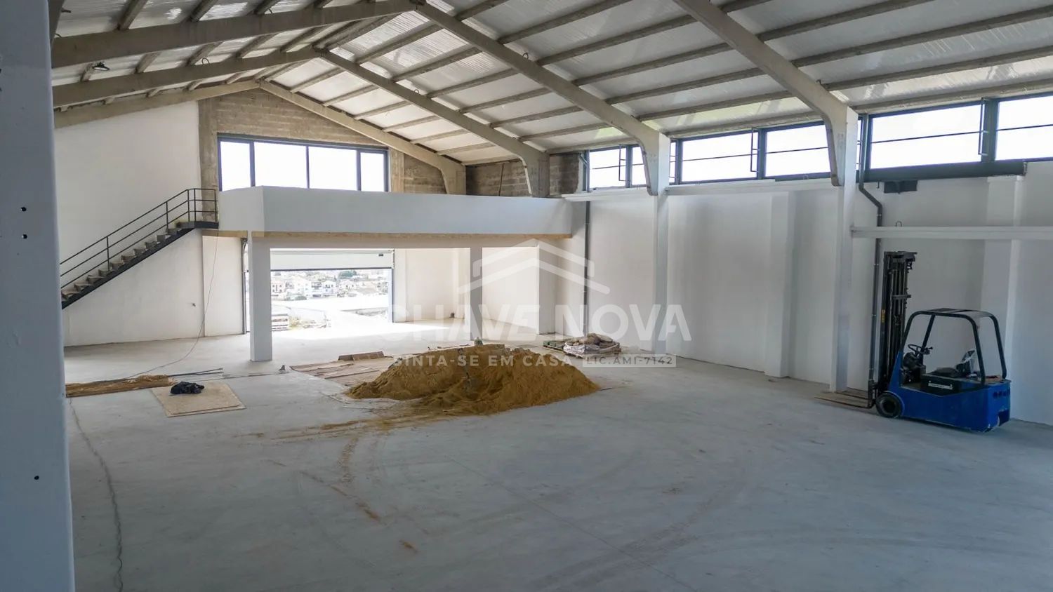 Armazém à venda ARRIFANA . S: M: da FEIRA