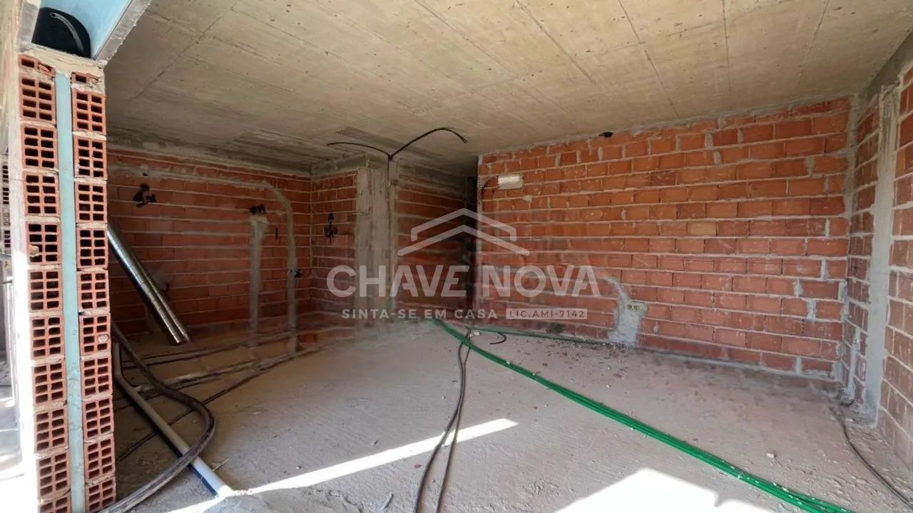 Apartamento T2  Com Garagem Em Construção Vale Milhaços Corroios - 2