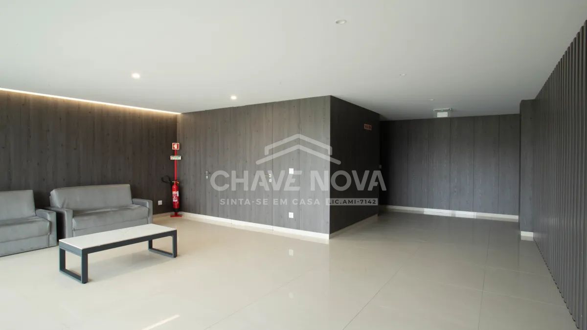 Apartamento T2 em Rés do Chão elevado situado na Madalena, perto da Linha Férrea e da A44. - 3