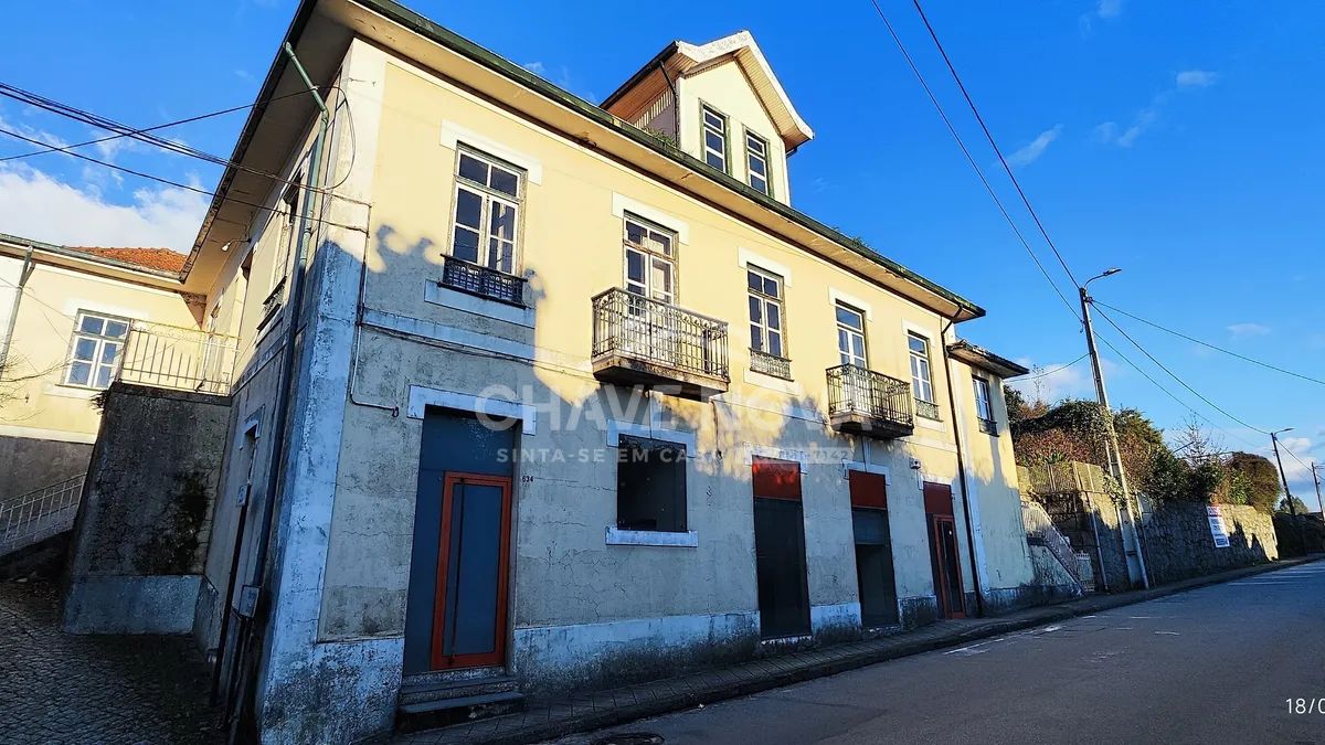 Casa de Aldeia com Grande Potencial em Felgueiras – Ideal para Habitação ou Investimento