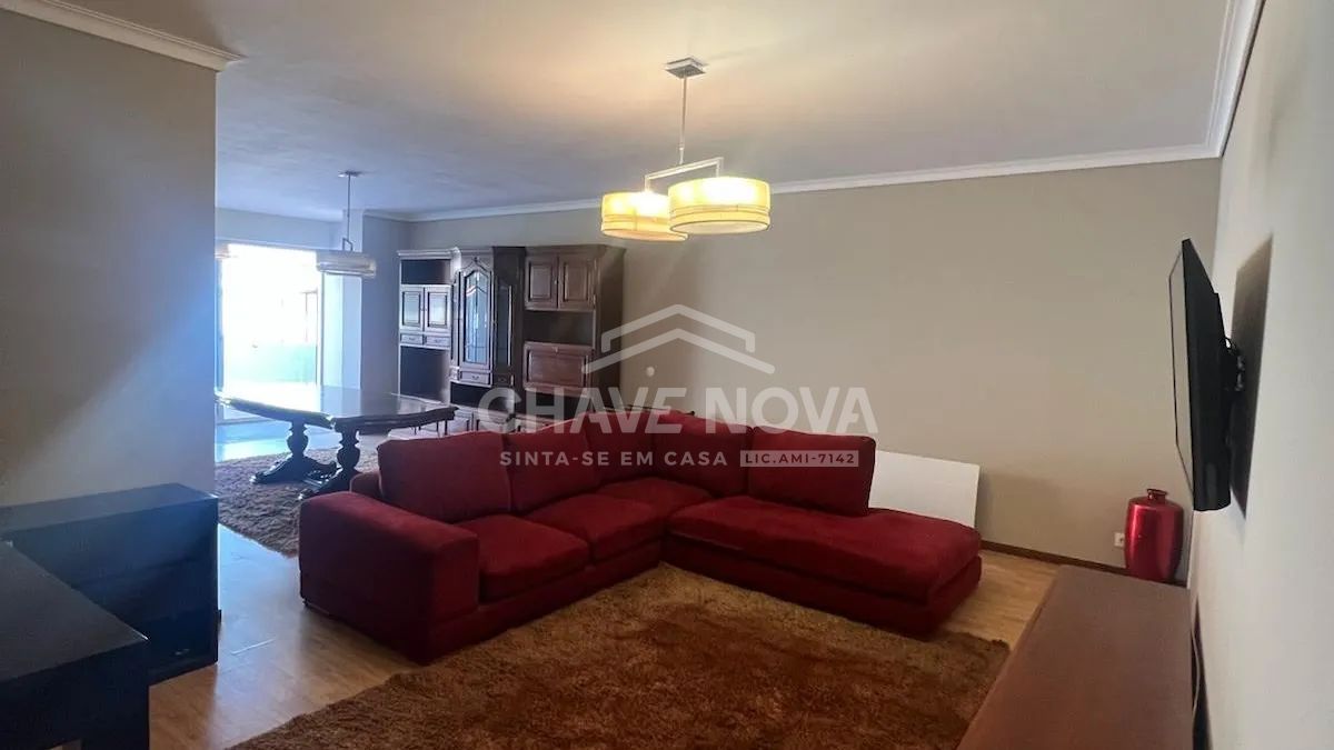 Arrendamento de Apartamento T4 c/ terraço a 50m do El Corte Inglês - Vila Nova de Gaia