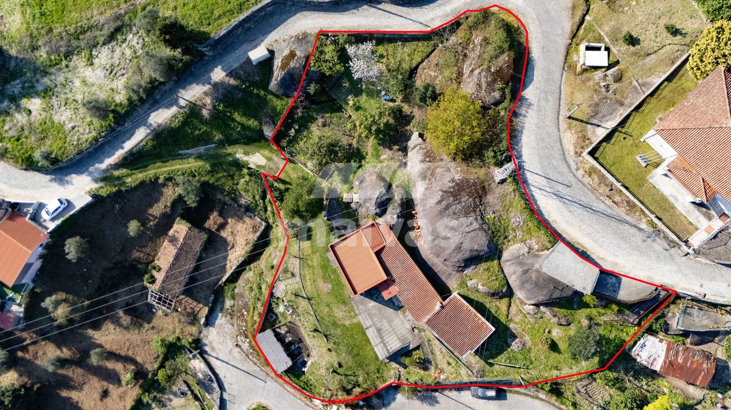Moradia Individual num Terreno com 1.300m2 - Frades, Póvoa de Lanhoso  - 3