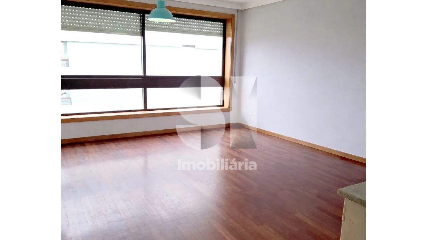 Apartamento T1 no Castêlo da Maia - 2