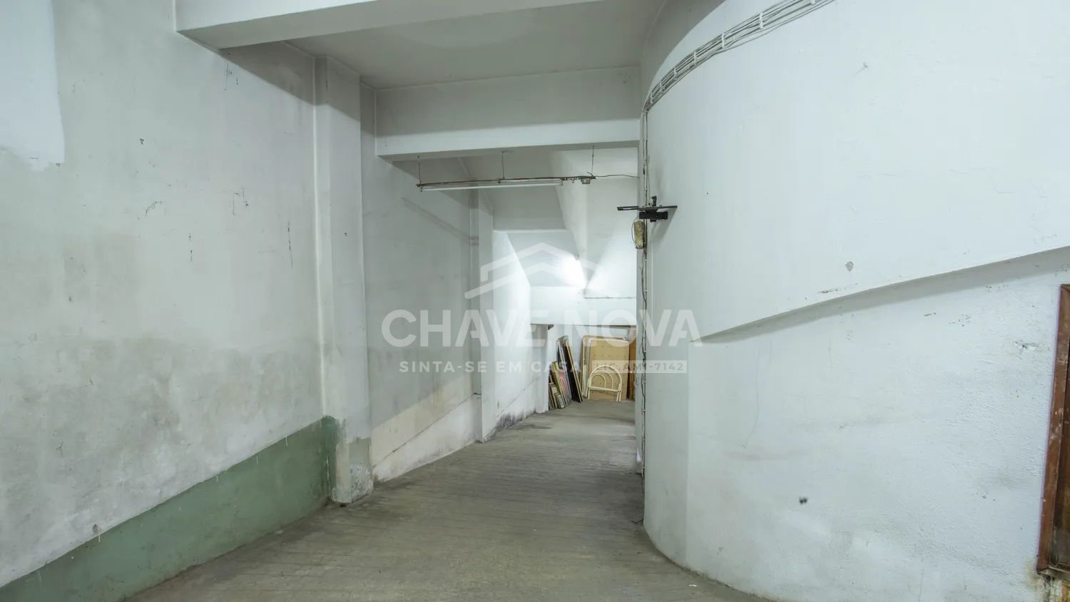 Garagem / Armazém Independente com 256 m² na Avenida da República - 3