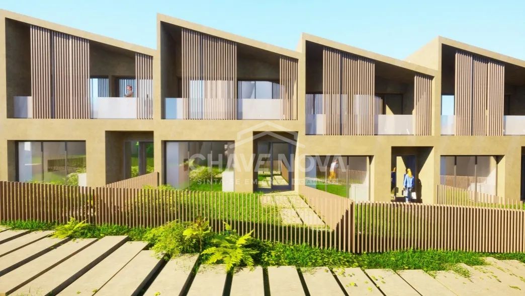 Terreno 2245m² com Projeto Aprovado para 8 Moradias com Piscina a 3 Minutos da Praia de Lavadores - 2