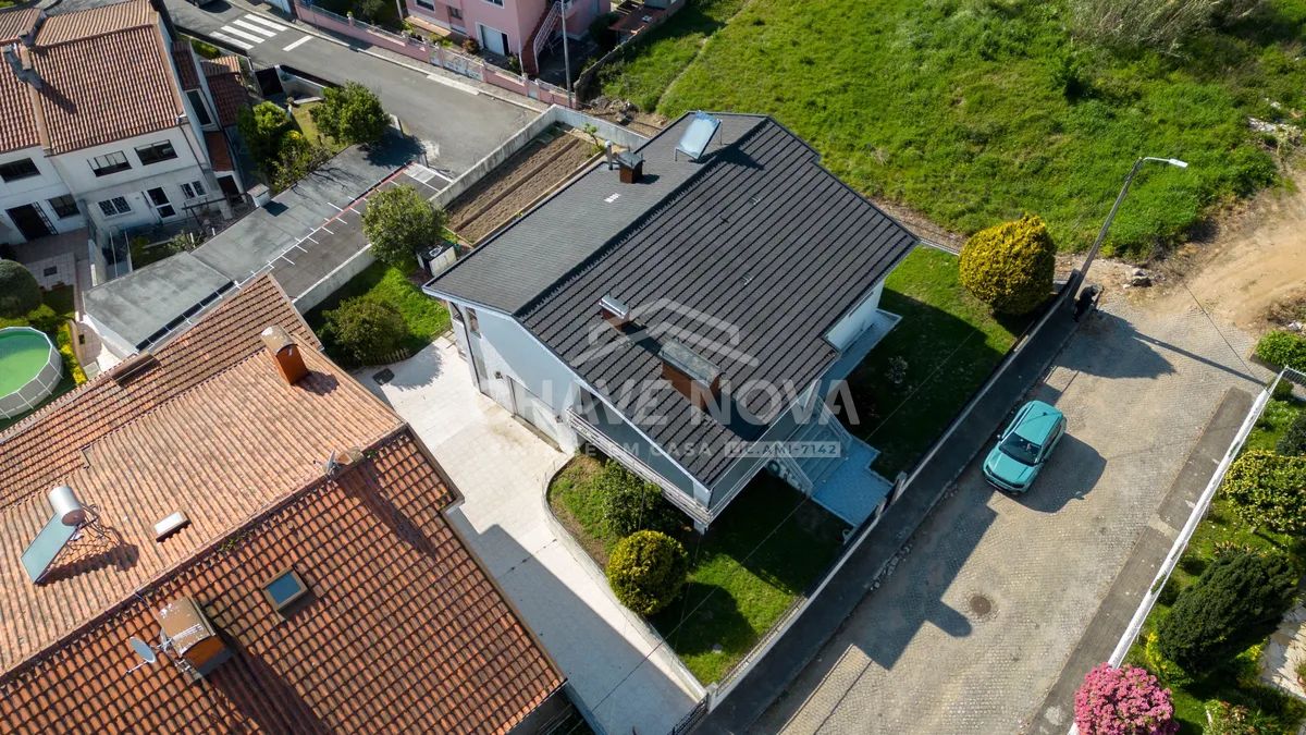 Moradia T3 Mafamude Boa exposição Solar  Lote para piscina 