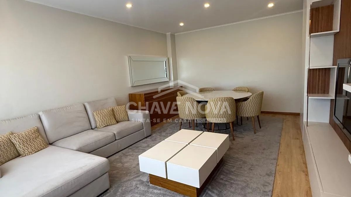 🏡 Apartamento T2 Mobilado em Soares dos Reis – Zona Central - 3