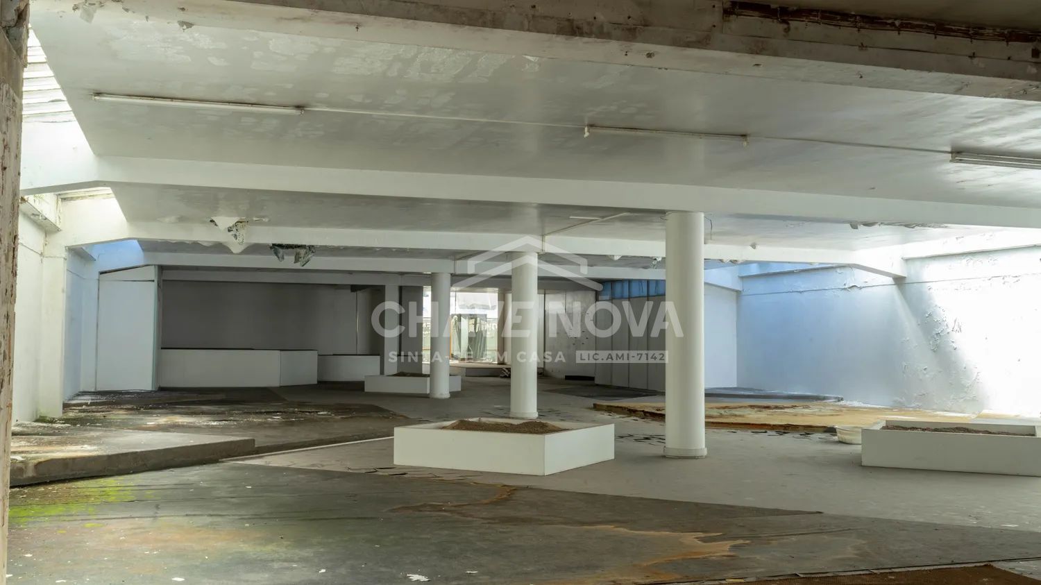 Espaço para comercio/Serviços à venda na Avenida da Boavista perto da Casa da Música - 3