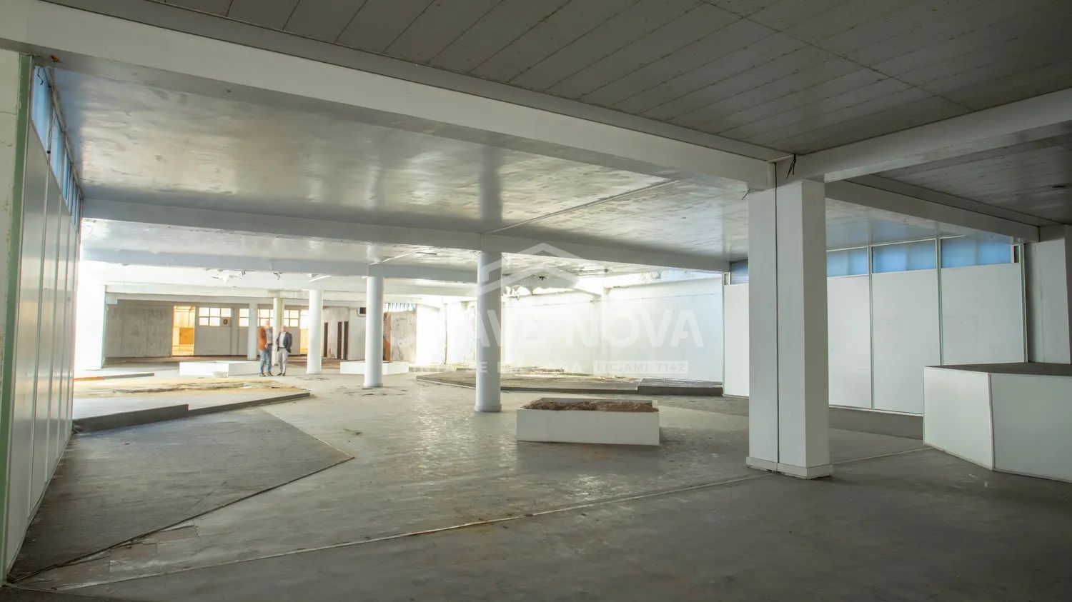 Espaço para comercio/Serviços à venda na Avenida da Boavista perto da Casa da Música
