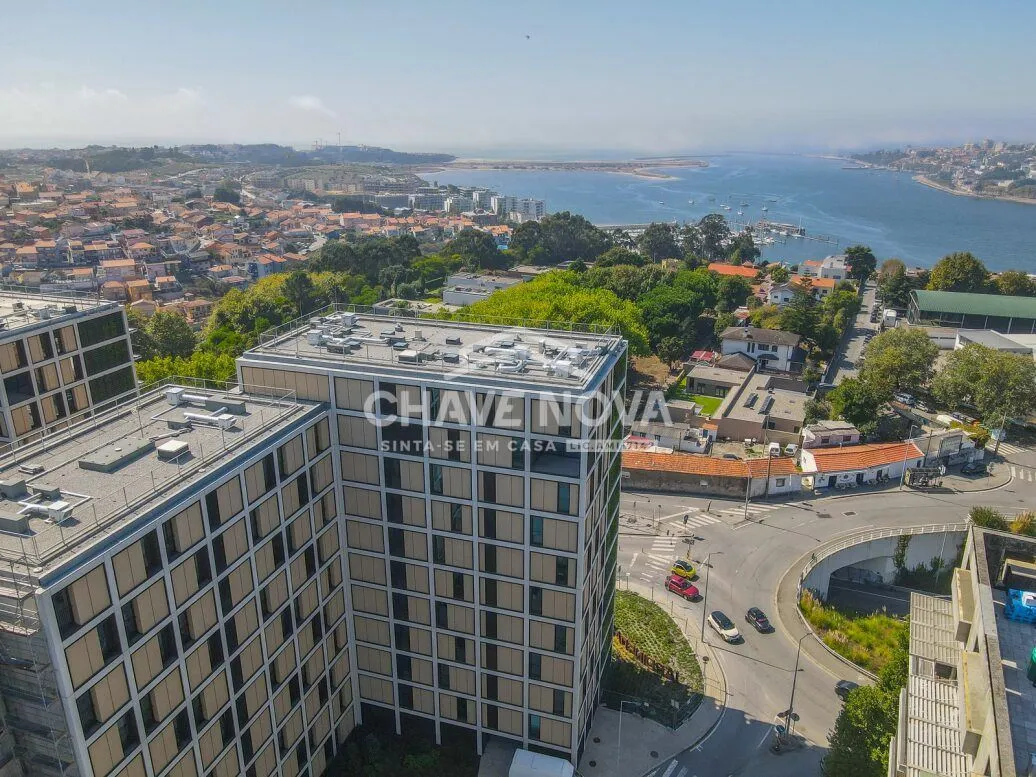 Apartamento T3 Penthouse Duplex Novo - 3