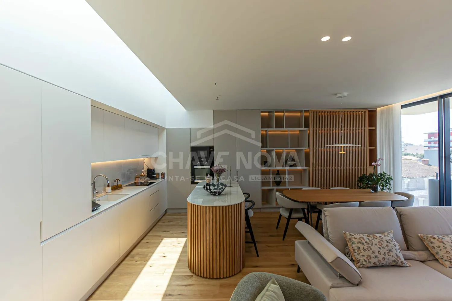Apartamento T3 com varanda de 25 m² vistas Mar em todas as divisões  - 2