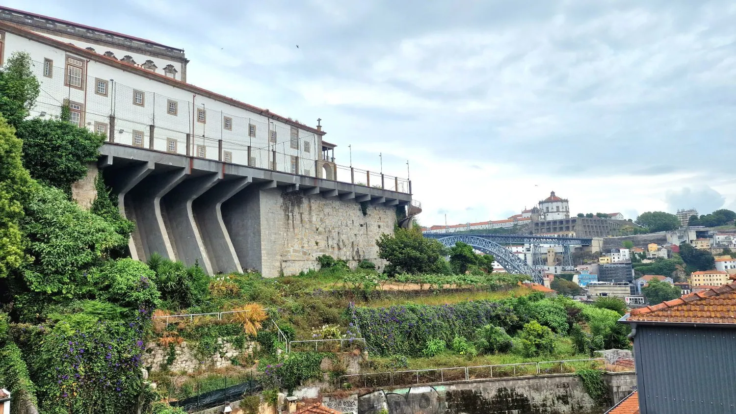 Prédio na Ribeira Para Emprendimento Turístico