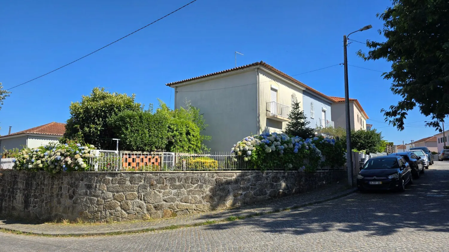 Moradia 3 frentes - Campanhã - 2