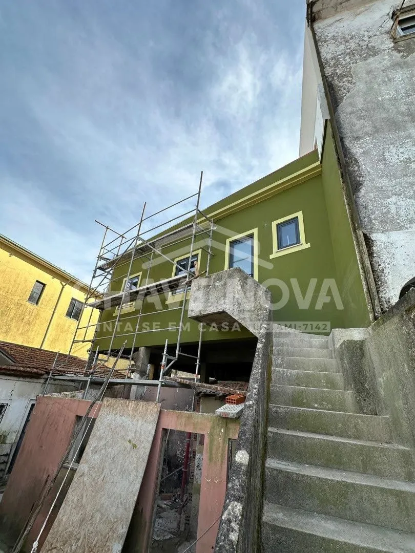 lha com 6 Habitações em Vila Nova de Gaia – Junto ao Metro - 2