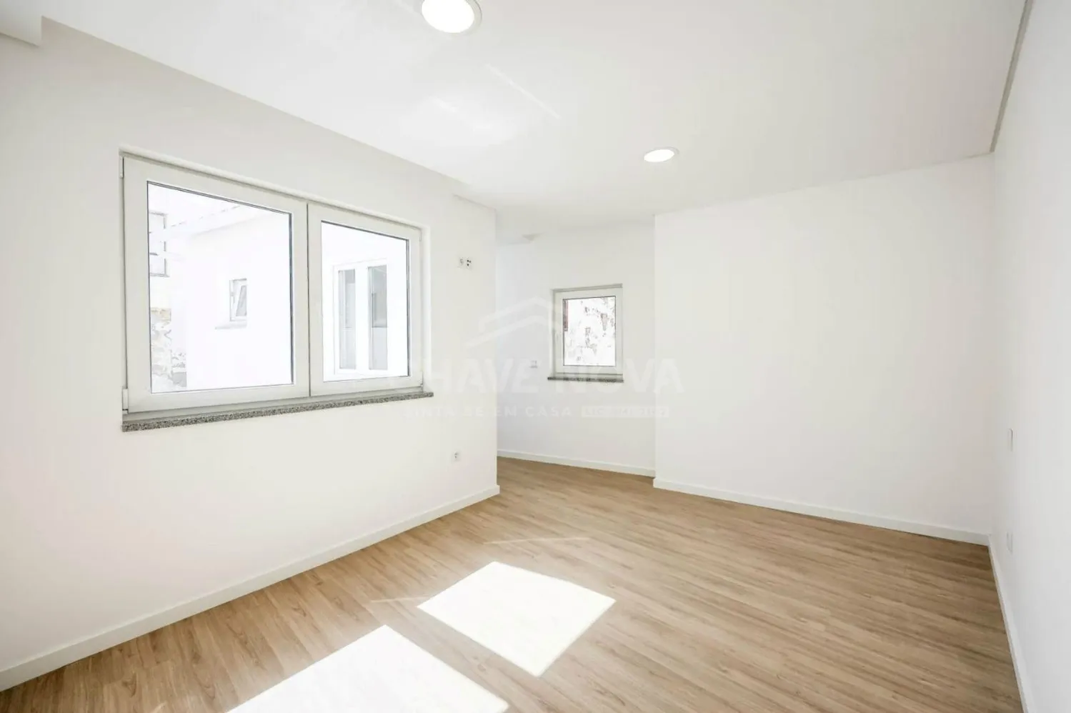 Prédio com 3 apartamentos com tipologia T2+T2+T1 - 3
