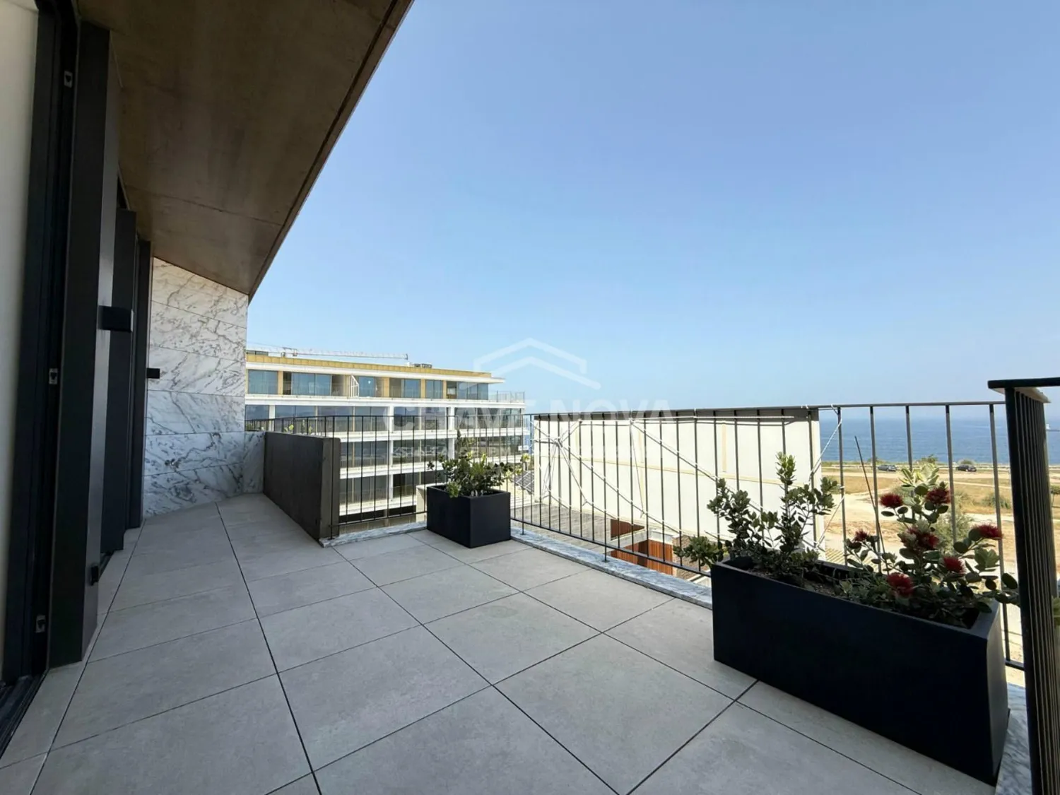 Fabulous 3-bedroom apartment in the Living Sea development, located in Foz de Gaia.