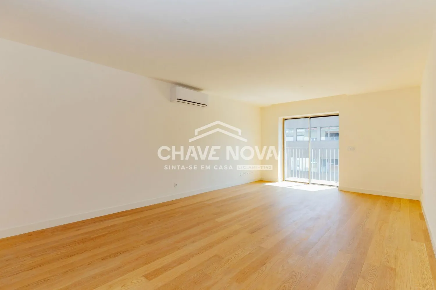 Apartamento T2 na Rua Conde Redondo em Lisboa