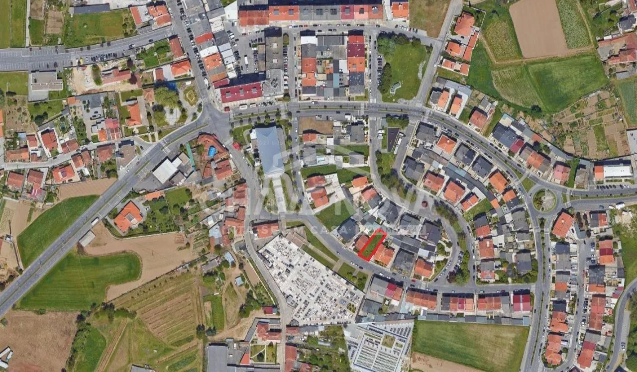 Terreno à venda Cidade da Maia - 2