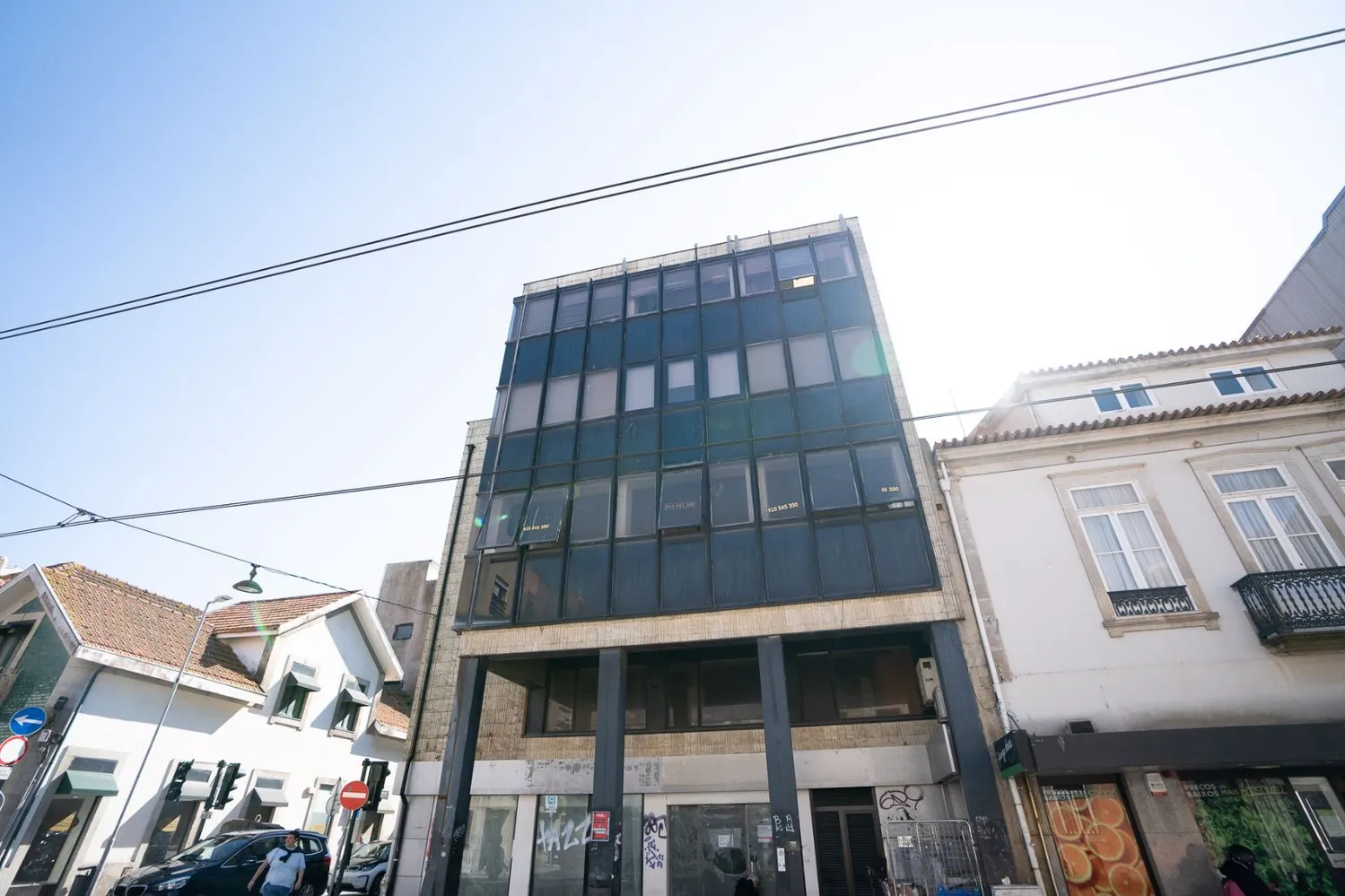Loja com 3 pisos em Matosinhos Sul