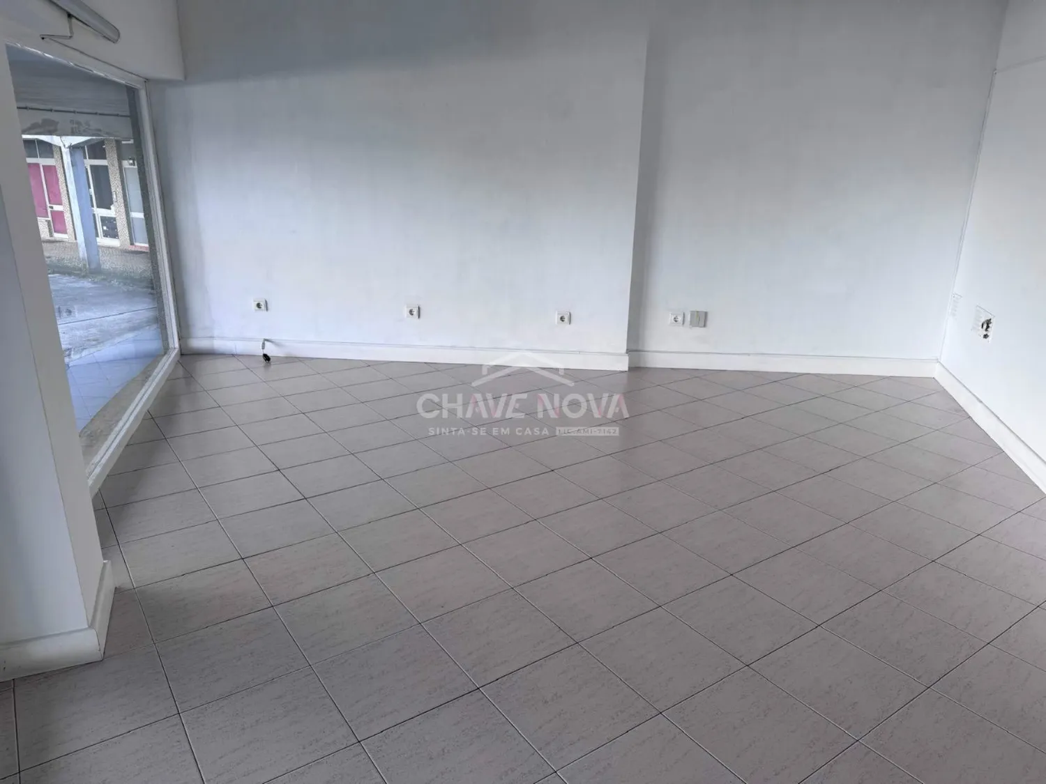Loja à venda no centro de Oliveira do Bairro | 45 000€ - 2