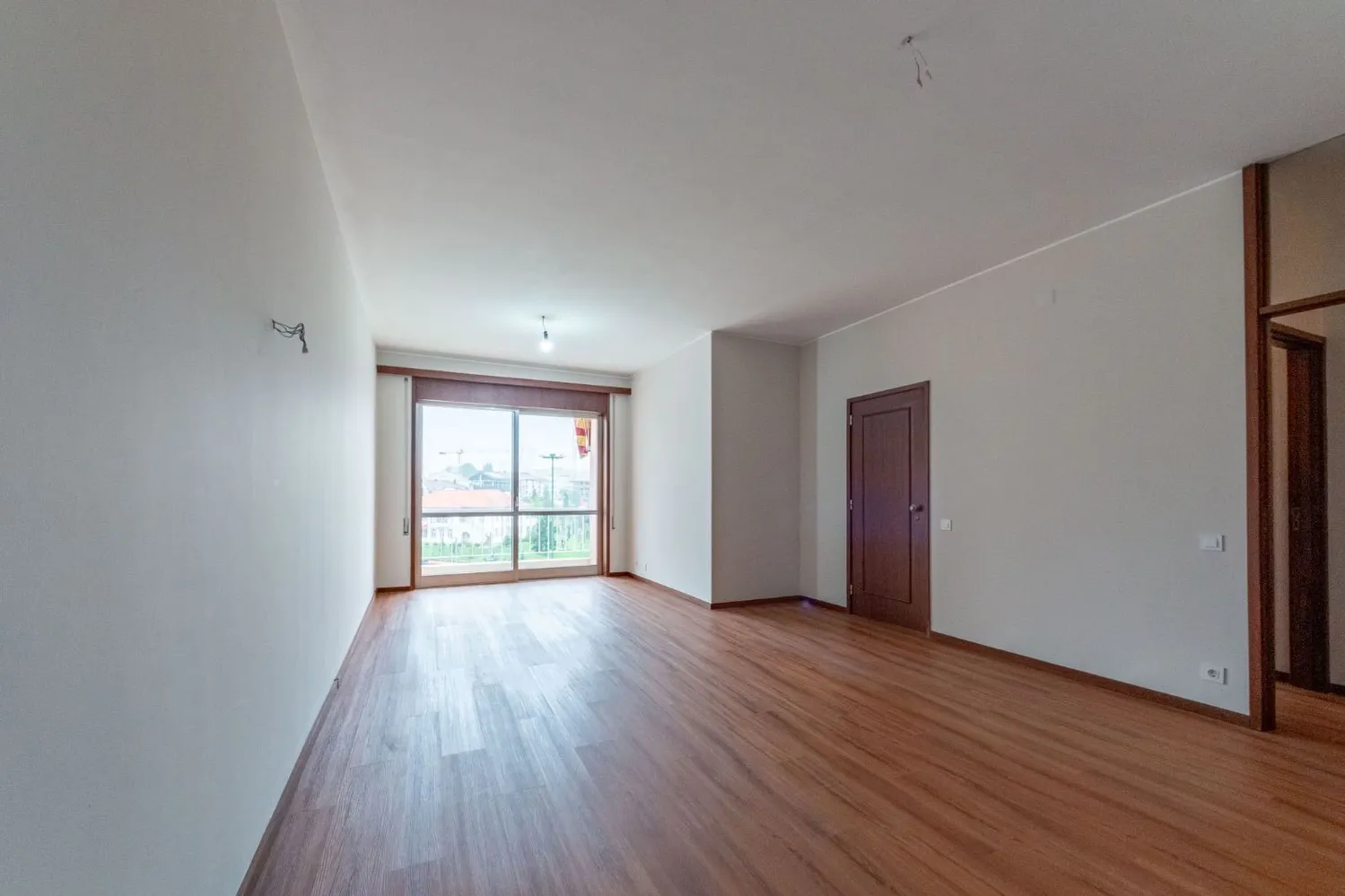 Apartamento T3 equipado em frente à Câmara de Gaia com lugar de garagem