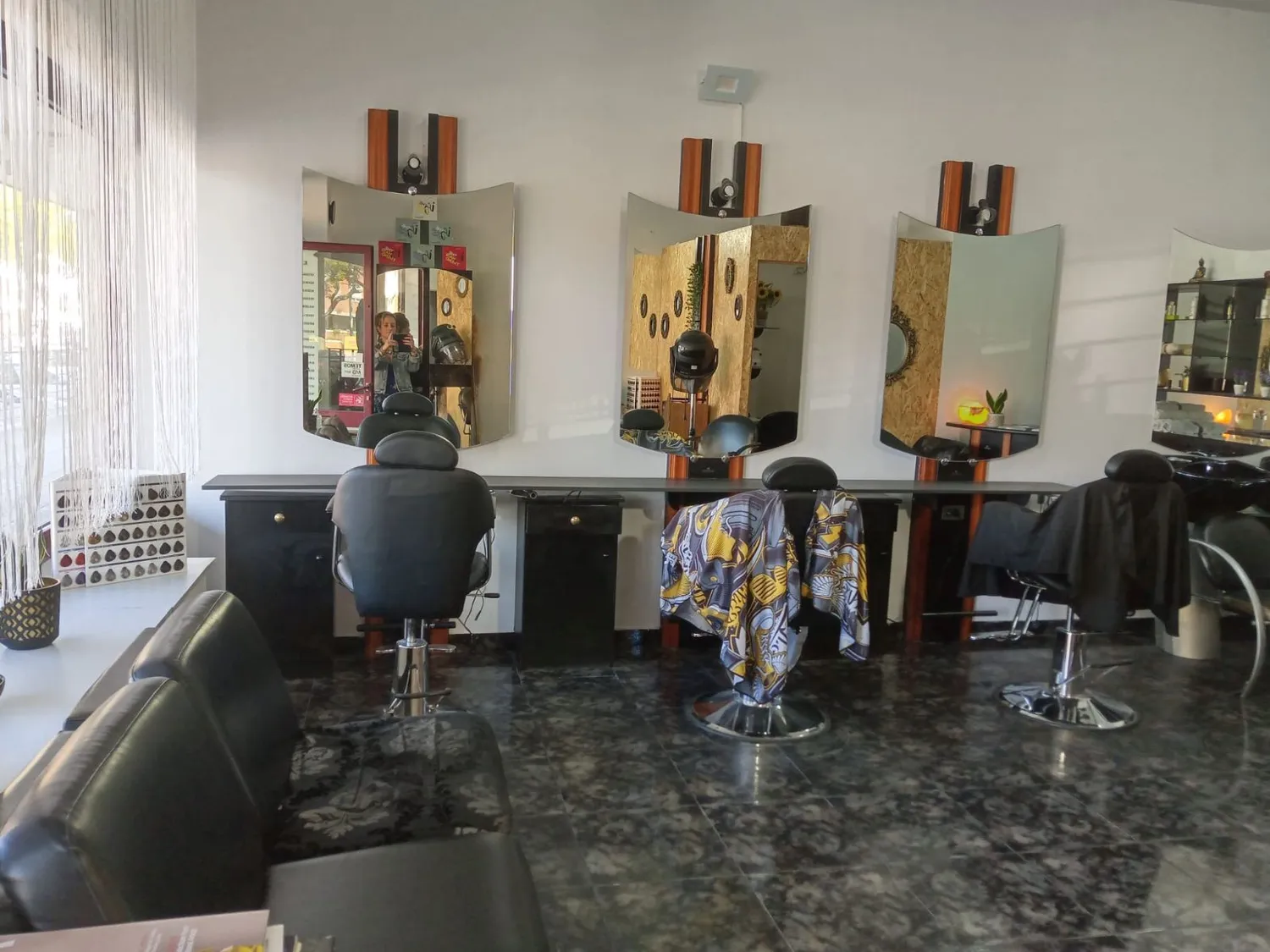 Barbearia equipada e pronta a funcionar. Sra.Da Hora, Barranha, ótima localização. - 2