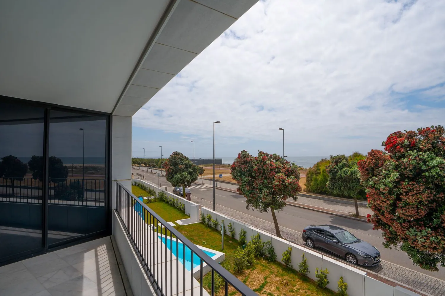 4-bedroom apartment with balcony in Canidelo - 2
