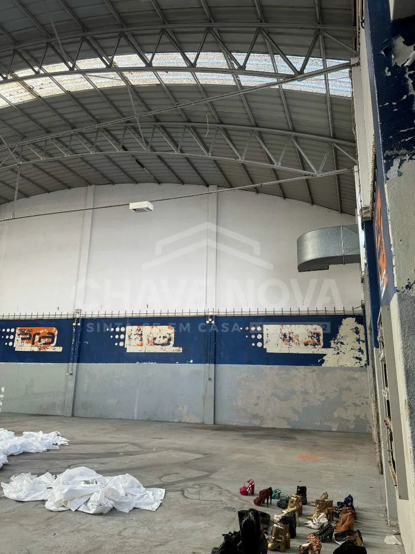 Arrendamento de Armazém com licença industrial, de 1.021,09m² localizado na zona industrial do Porto. - 2