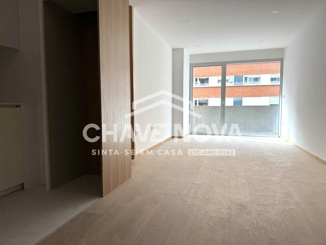 Arrendamento T1 c/lugar de garagem no Porto - 3